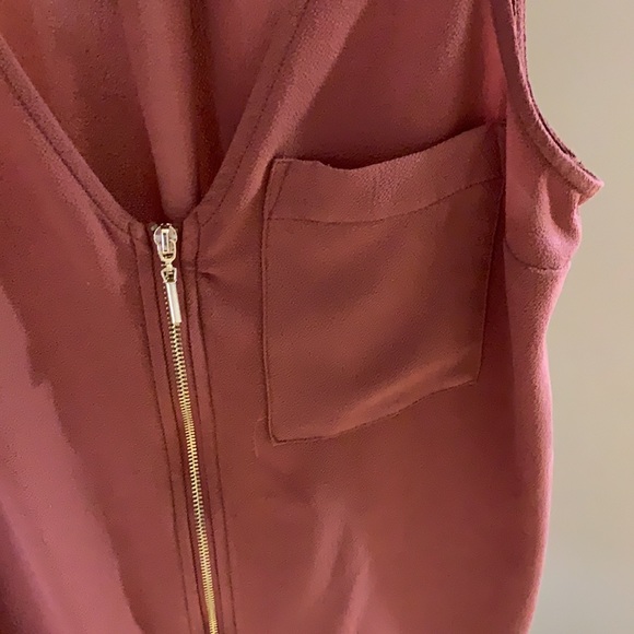 Woman’s size Xs reddish pink sleeveless blouse. - Picture 2 of 6